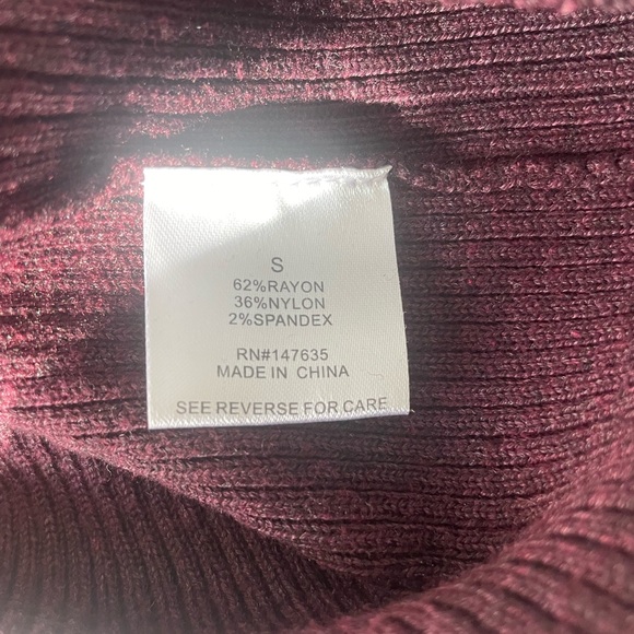 MAROON SWEATER DRESS - Picture 4 of 4